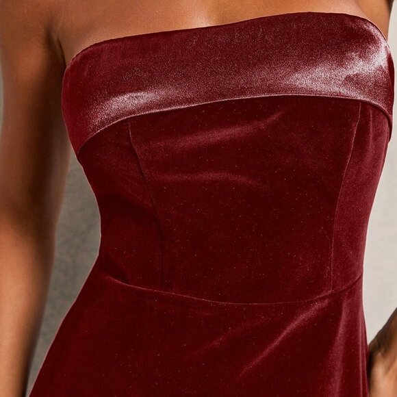 Burgundy Elegant Women's Slim-Fit Velvet Straight-Neck Mini Dress - Picture 4 of 6